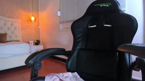 Snapshot of lissa_jhonsoon chatting on February 13, 10:55 am L I S S A online show from February 13, 10:55 am