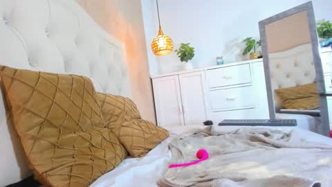 Snapshot of lissa_jhonsoon chatting on February 19, 6:55 am L I S S A online show from February 19, 6:55 am