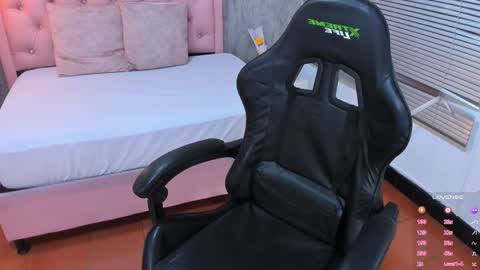 Snapshot of lissa_jhonsoon chatting on February 22, 4:07 am L I S S A online show from February 22, 4:07 am