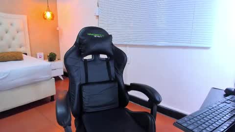 Snapshot of lissa_jhonsoon chatting on February 25, 3:42 am L I S S A online show from February 25, 3:42 am