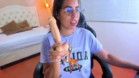 Snapshot of lissa_jhonsoon chatting on March 10, 3:23 am L I S S A online show from March 10, 3:23 am