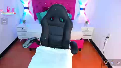 Snapshot of lissa_jhonsoon chatting on September 21, 12:01 am L I S S A online show from September 21, 12:01 am