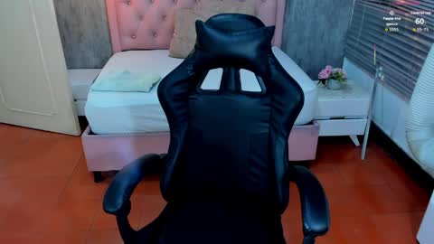 Snapshot of lissa_jhonsoon chatting on June 10, 3:18 am L I S S A online show from June 10, 3:18 am