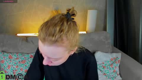 Snapshot of lissa_kitsune chatting on March 1, 8:38 am Lissa online show from March 1, 8:38 am