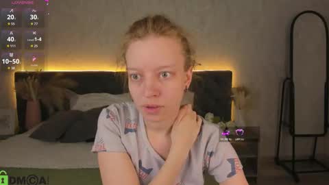 Snapshot of lissa_kitsune chatting on March 14, 9:26 am Lissa online show from March 14, 9:26 am