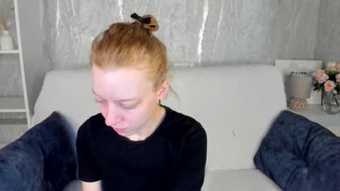 Snapshot of lissa_kitsune chatting on March 15, 7:36 am Lissa online show from March 15, 7:36 am