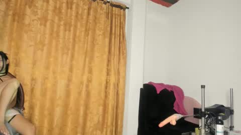 Snapshot of lissa_petitee chatting on March 3, 6:59 am lissa_petitee online show from March 3, 6:59 am