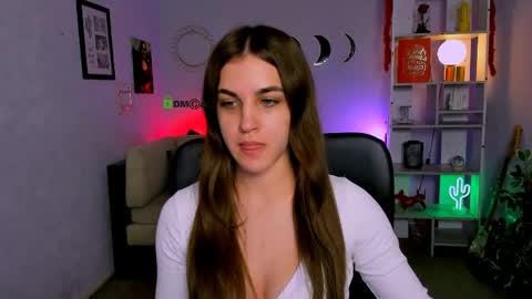Snapshot of lissa_veils chatting on April 24, 12:07 pm lissa online show from April 24, 12:07 pm