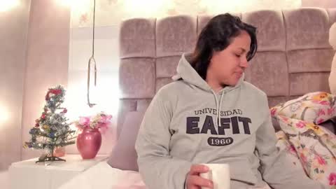 Snapshot of lissaharris chatting on December 5, 3:26 am lissaharris online show from December 5, 3:26 am