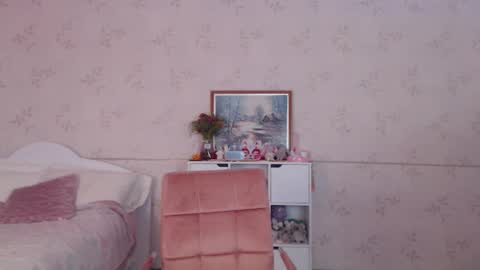 Alice Dont forget to thumbs up its very important  online show from October 12, 7:51 am