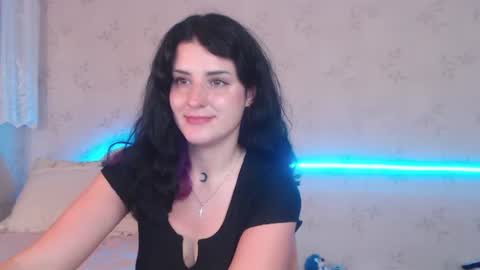 Alice Dont forget to thumbs up its very important  online show from June 11, 2:04 pm