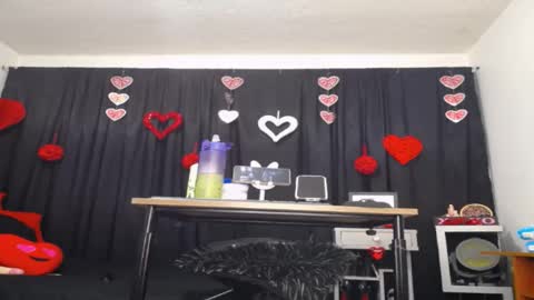 LITA a sexy milf online show from February 18, 10:14 pm