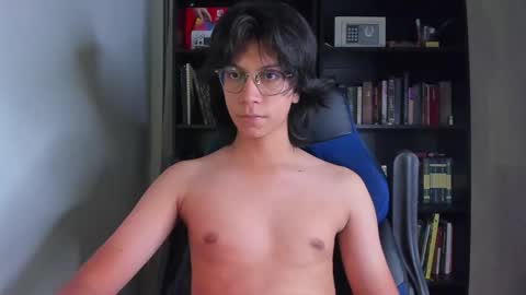 Snapshot of literateboy chatting on October 20, 12:33 am Literateboy online show from October 20, 12:33 am