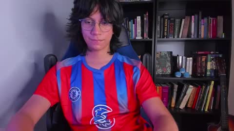 Snapshot of literateboy chatting on October 23, 12:43 am Literateboy online show from October 23, 12:43 am