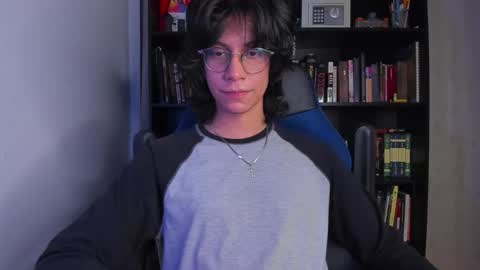 Snapshot of literateboy chatting on November 4, 1:05 am Literateboy online show from November 4, 1:05 am