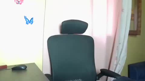 Snapshot of litlecarene chatting on December 5, 12:47 pm litlecarene online show from December 5, 12:47 pm