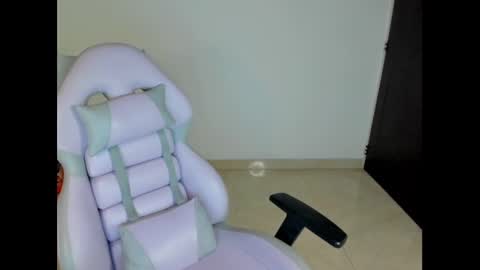 Danni online show from December 17, 2:44 am