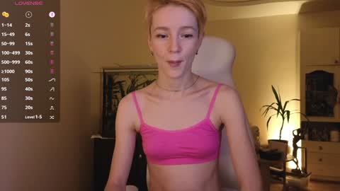 Snapshot of litllle_alis_a chatting on January 21, 7:50 pm Alisa online show from January 21, 7:50 pm