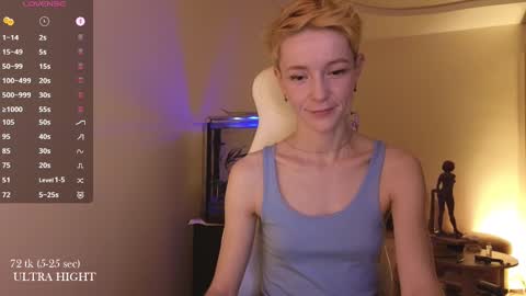 Snapshot of litllle_alis_a chatting on February 26, 7:16 pm Alisa online show from February 26, 7:16 pm