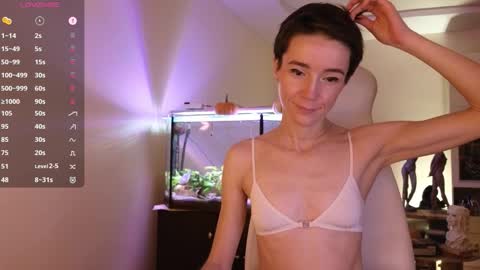 Snapshot of litllle_alis_a chatting on November 2, 9:17 pm Alisa online show from November 2, 9:17 pm