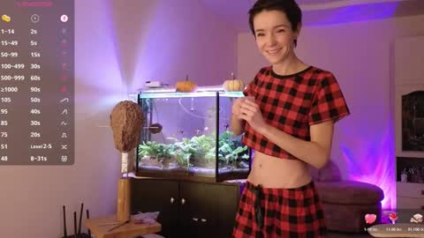 Snapshot of litllle_alis_a chatting on November 12, 3:56 pm Alisa online show from November 12, 3:56 pm