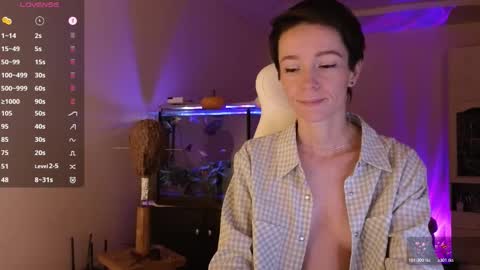 Snapshot of litllle_alis_a chatting on November 13, 8:52 pm Alisa online show from November 13, 8:52 pm