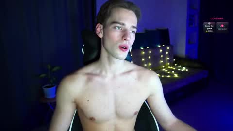 Snapshot of litmate chatting on November 20, 12:44 am ask me online show from November 20, 12:44 am