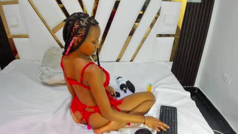 Ashley online show from March 7, 9:38 pm
