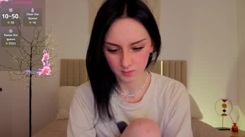 Snapshot of little1_molly chatting on May 24, 9:31 pm Molly online show from May 24, 9:31 pm