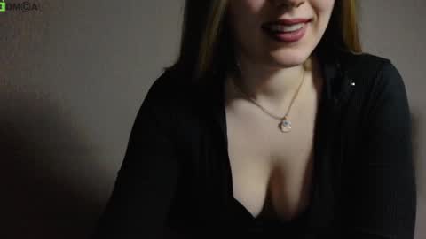 Snapshot of little___angell chatting on December 5, 5:17 pm Tina online show from December 5, 5:17 pm