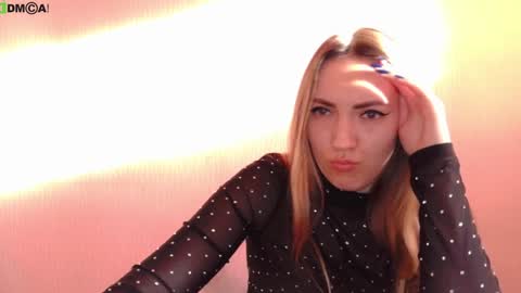 Snapshot of little___angell chatting on December 13, 11:13 am Tina online show from December 13, 11:13 am