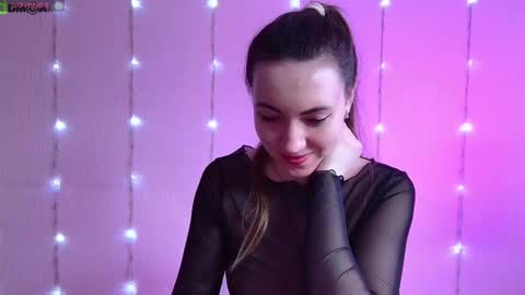 Snapshot of little___angell chatting on February 25, 8:02 am Tina online show from February 25, 8:02 am