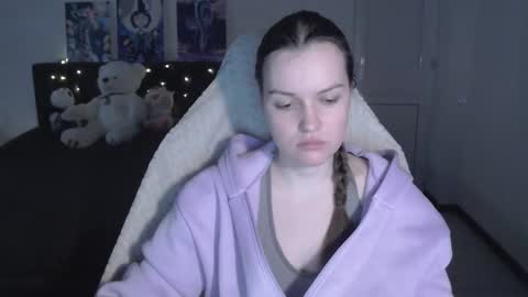 little__flowers online show from February 9, 9:24 am