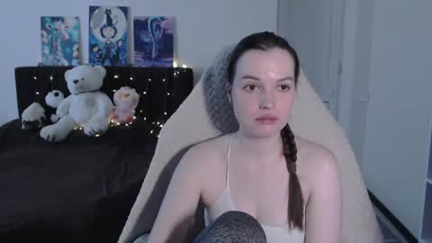 little__flowers online show from August 1, 8:46 am