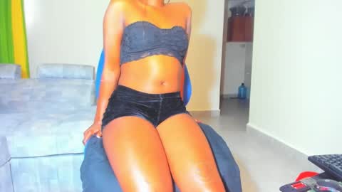 Snapshot of little_africa chatting on January 11, 9:26 am little_africa online show from January 11, 9:26 am