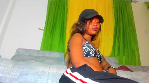 Snapshot of little_africa chatting on February 4, 5:23 pm little_africa online show from February 4, 5:23 pm