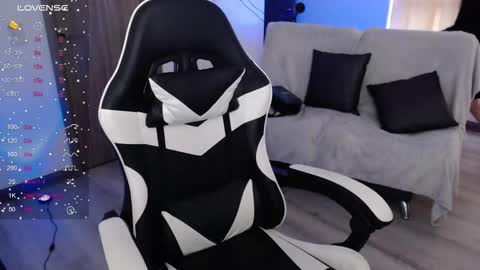 Amelie  online show from December 4, 10:18 pm