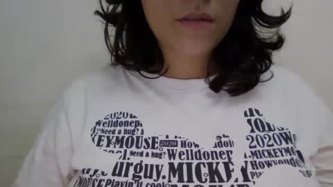 Snapshot of little_anef chatting on January 24, 3:43 am little_anef online show from January 24, 3:43 am