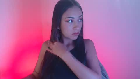 Snapshot of little_aphrodite2 chatting on October 19, 9:04 pm Aliciaparaisss online show from October 19, 9:04 pm