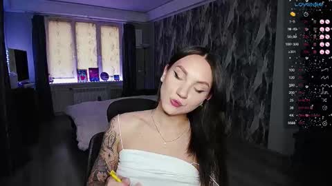 Snapshot of little_birdy chatting on October 24, 12:01 pm Birdy online show from October 24, 12:01 pm