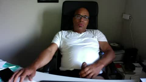 Snapshot of little_buddha chatting on June 18, 5:08 am Pure Black Power online show from June 18, 5:08 am