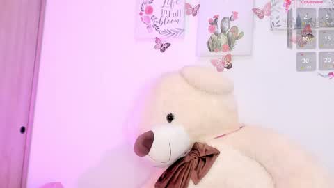 Snapshot of little_channel_ chatting on May 27, 11:07 am online show from May 27, 11:07 am