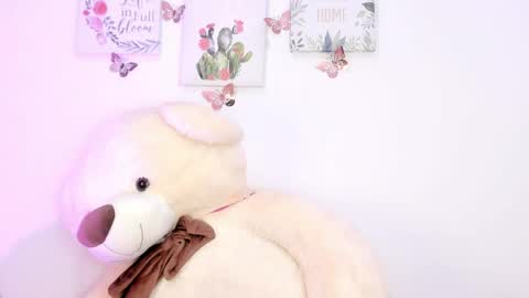 Snapshot of little_channel_ chatting on May 28, 11:07 am online show from May 28, 11:07 am