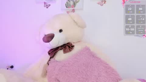Snapshot of little_channel_ chatting on June 27, 12:22 pm online show from June 27, 12:22 pm