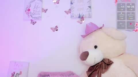 Snapshot of little_channel_ chatting on July 18, 11:03 am online show from July 18, 11:03 am