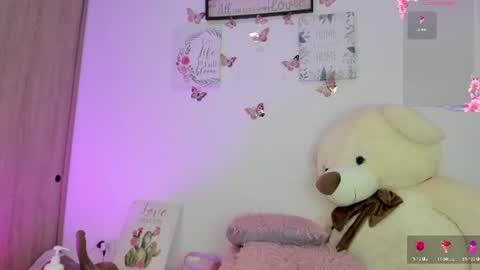 Snapshot of little_channel_ chatting on July 25, 11:19 am online show from July 25, 11:19 am