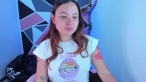 Snapshot of little_emma0 chatting on March 5, 1:40 pm Carol online show from March 5, 1:40 pm