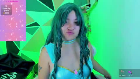 Snapshot of little_emma0 chatting on March 10, 3:28 pm Carol online show from March 10, 3:28 pm