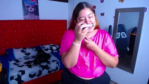 Snapshot of little_flower4you chatting on October 24, 12:45 pm mai rojas online show from October 24, 12:45 pm