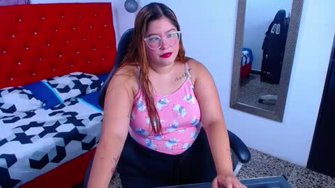 Snapshot of little_flower4you chatting on October 25, 12:34 pm mai rojas online show from October 25, 12:34 pm